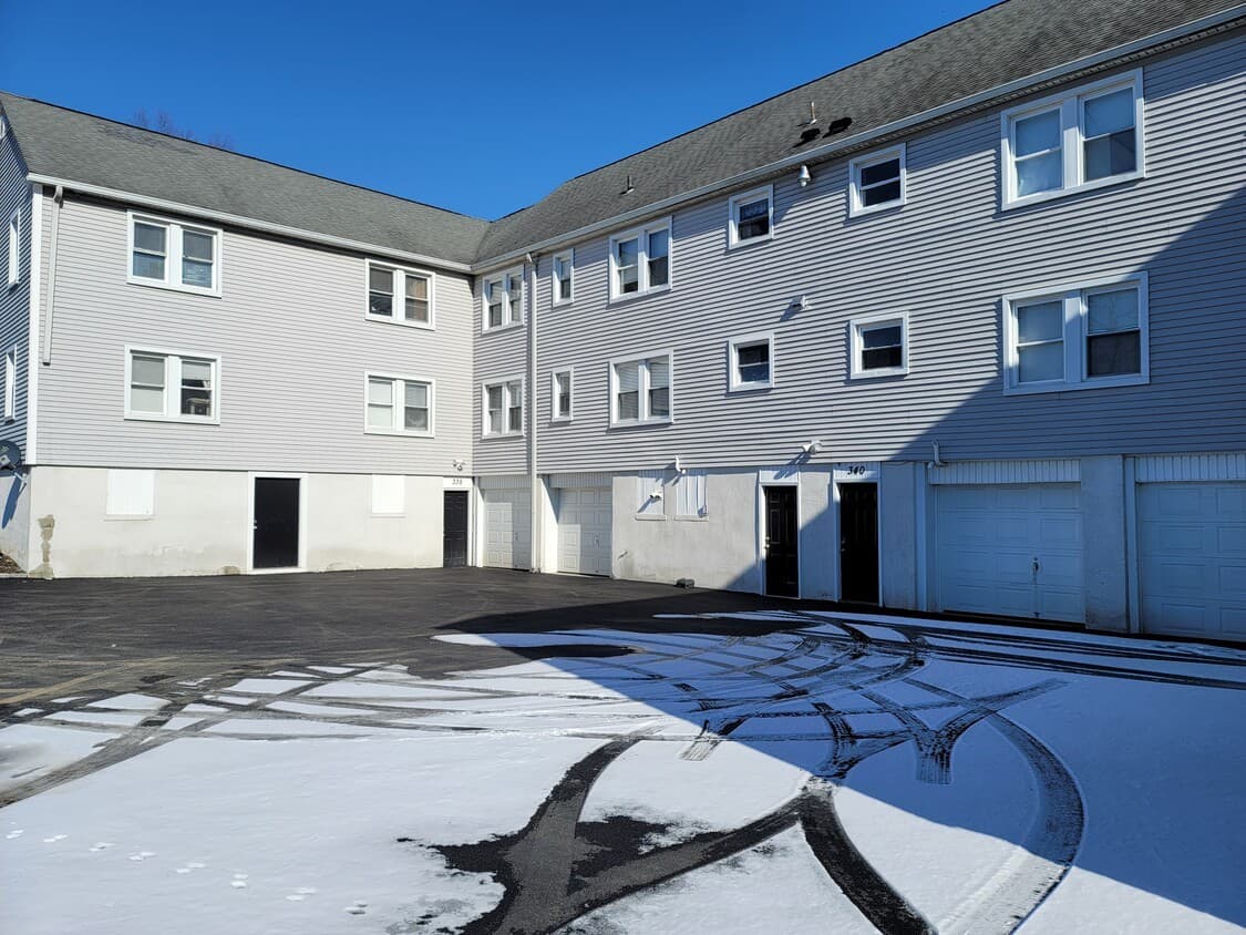 338-342 Simpson Place. thumbnail 3