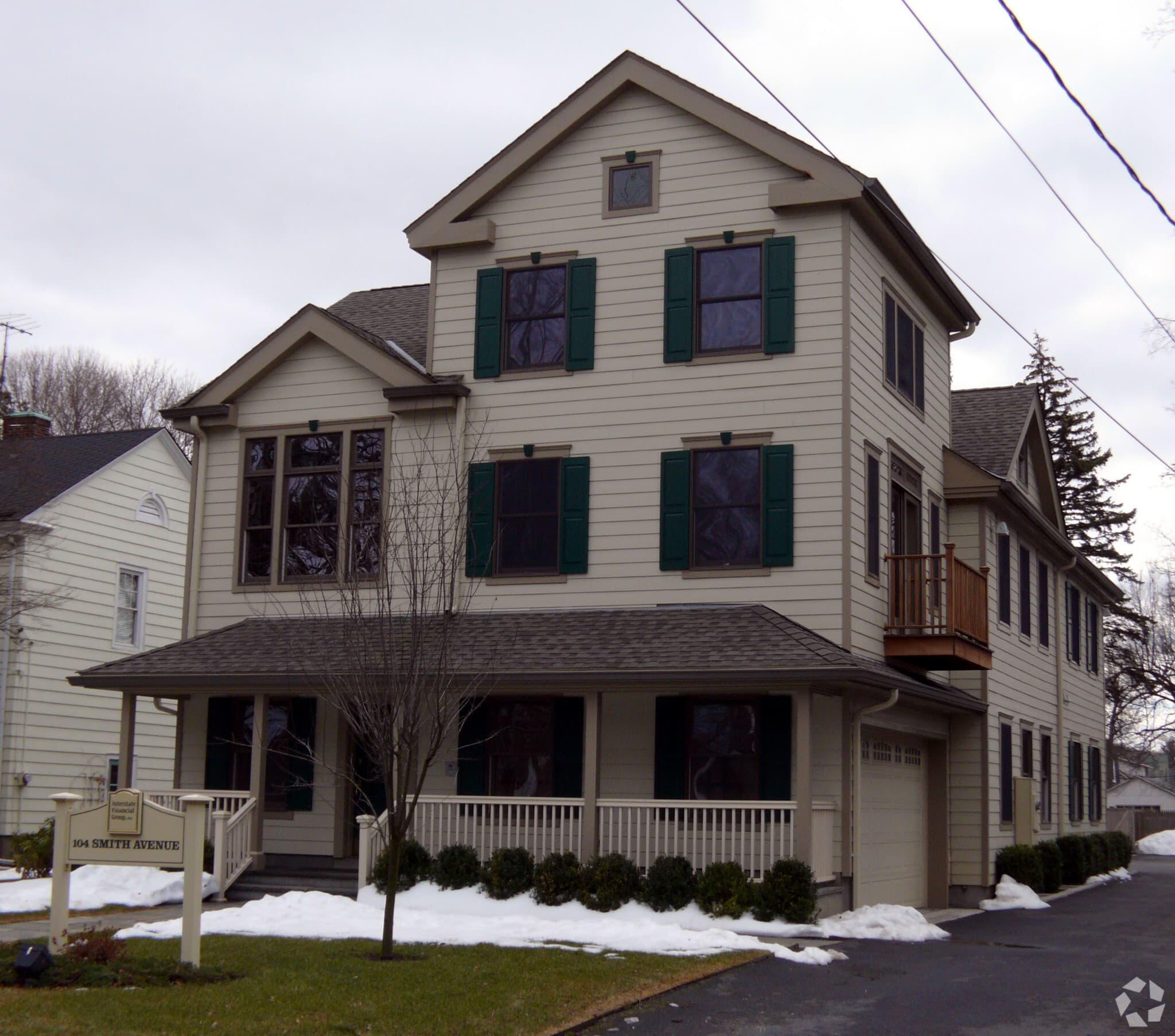 104 Smith Ave photo 1