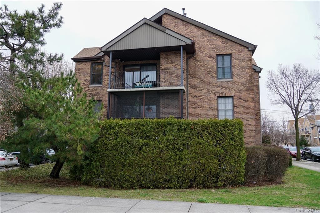 181 Buttrick Avenue Unit: 10B photo 1