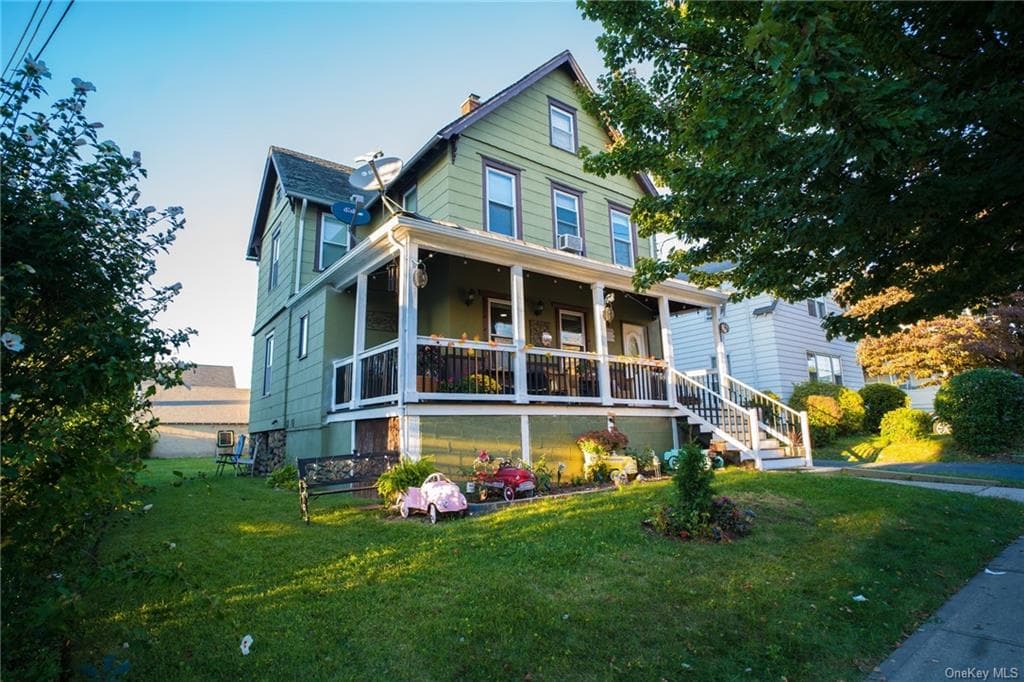493 Ellendale Avenue photo 1