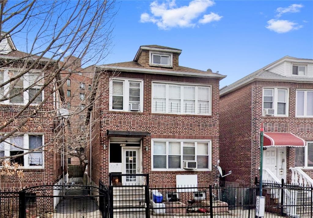 1510 White Plains Road photo 1