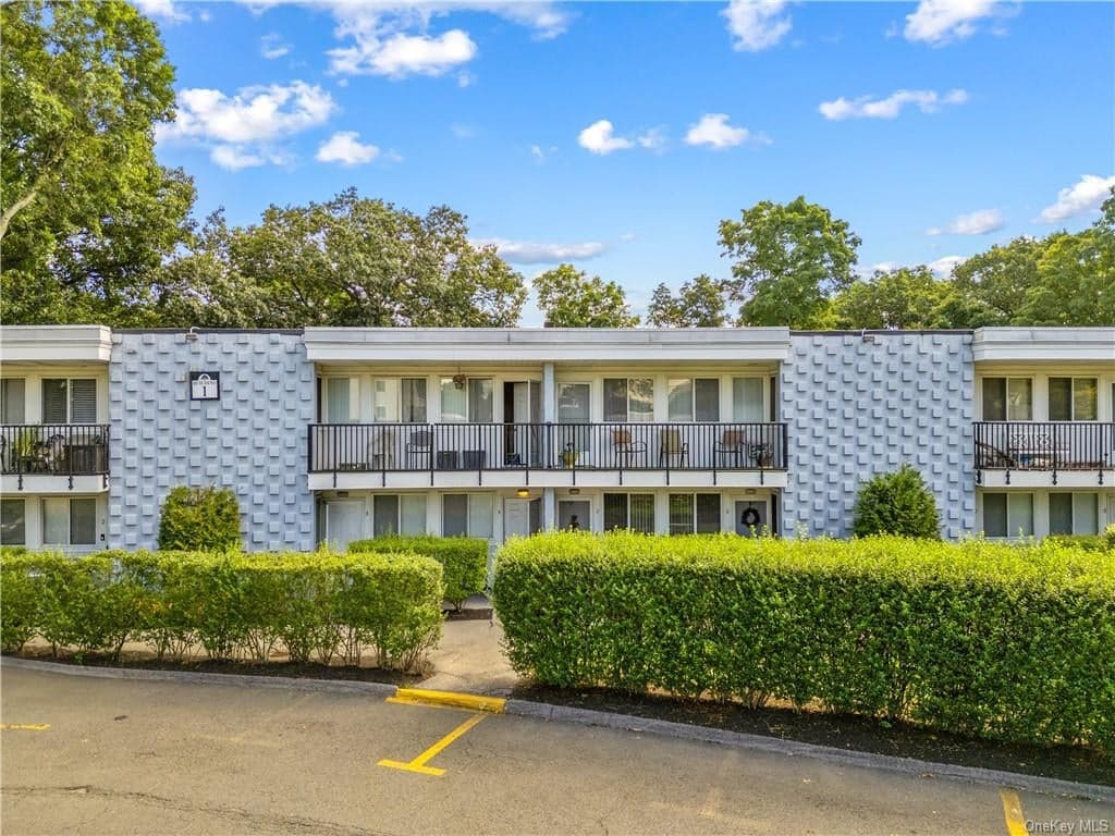 1 Wyndover Woods Lane Unit: 5 photo 1