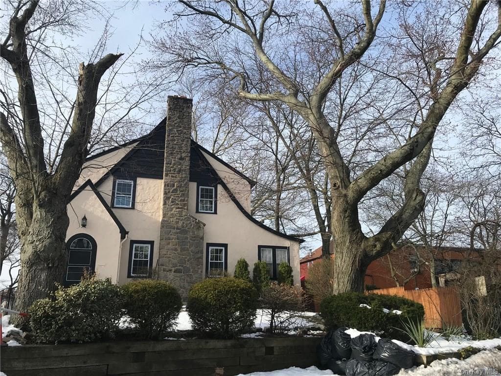 14 Reynolds Place photo 1