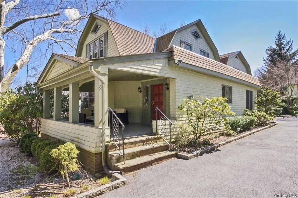395 Ardsley Road photo 1