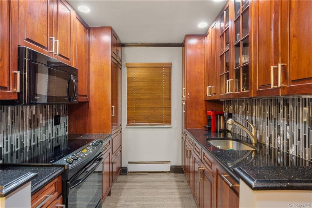 15 Greenridge Avenue Unit: 6 photo 1