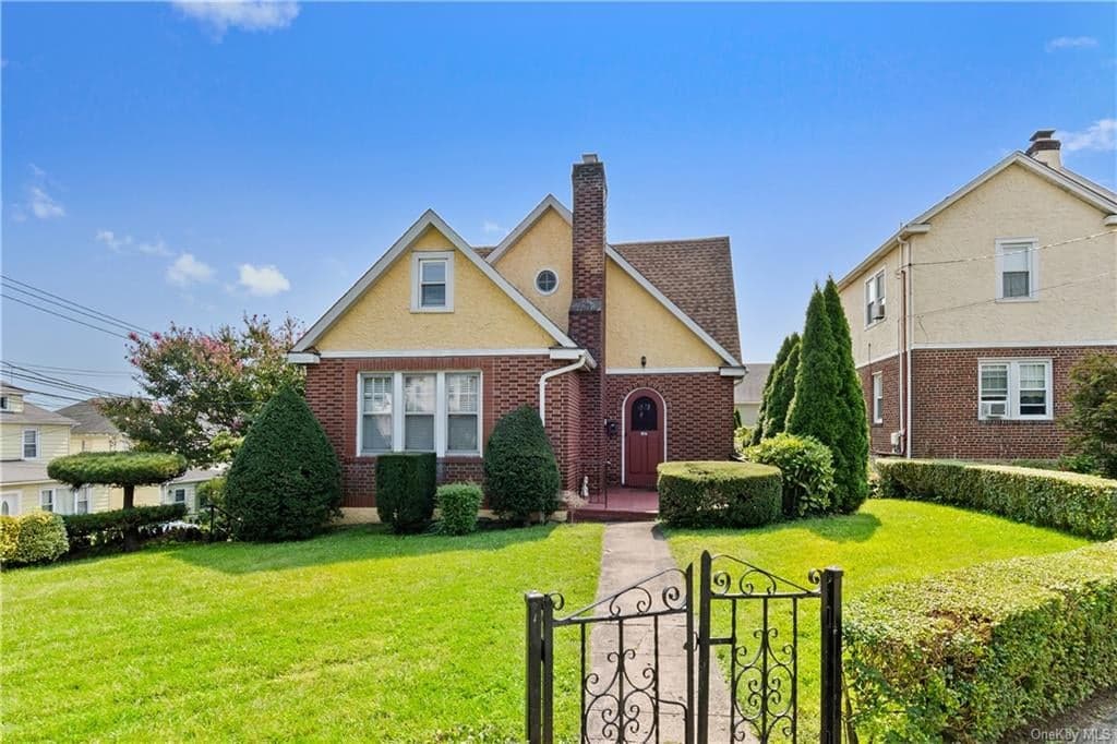 102 Orient Street, Yonkers