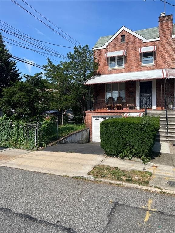 2501 Young Avenue photo 1