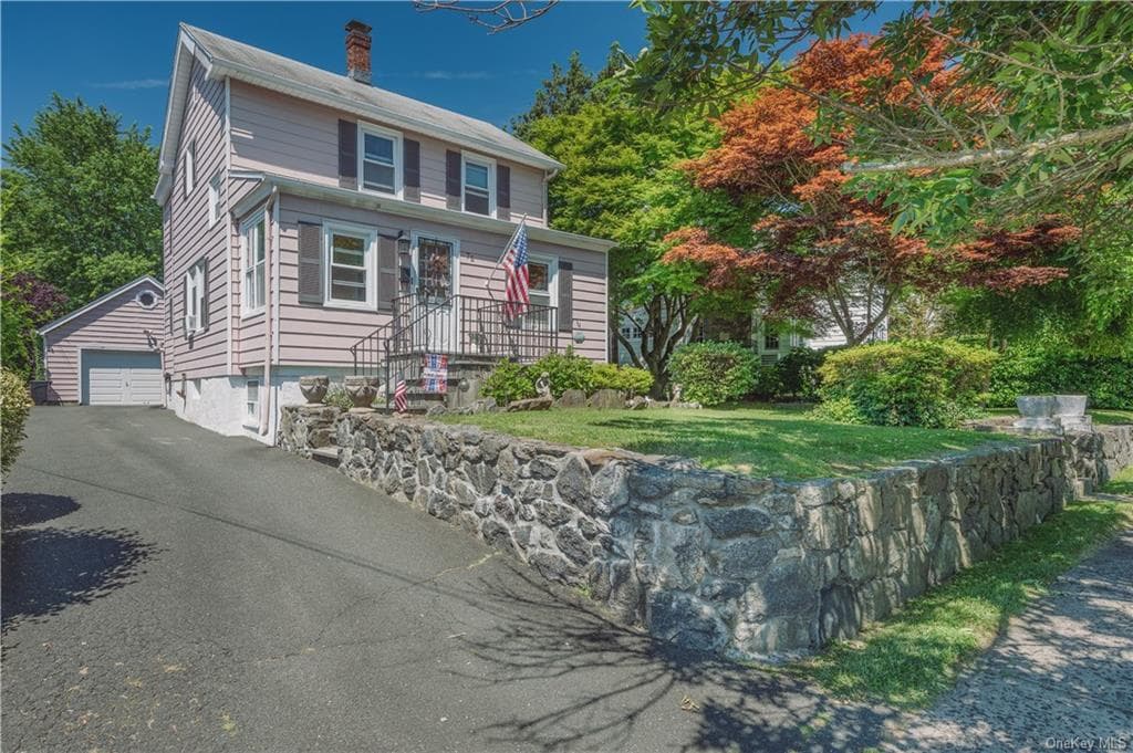 75 Murray Avenue photo 1