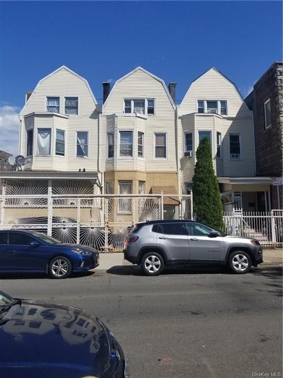 2412 Tiebout Avenue photo 1