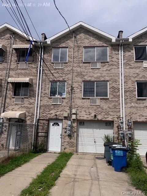 3943 Laconia Avenue photo 1