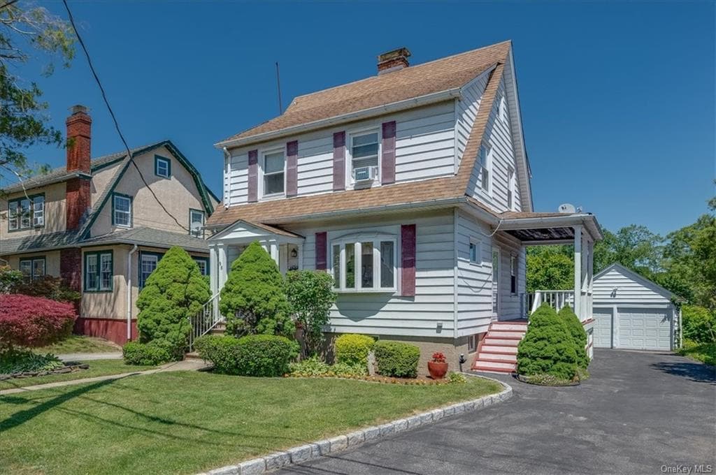 98 Overlook Road, White Plains