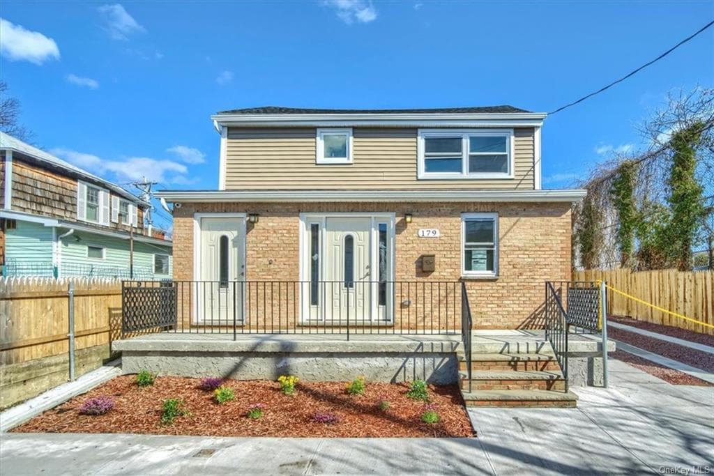 179 Hawkins Street photo 1