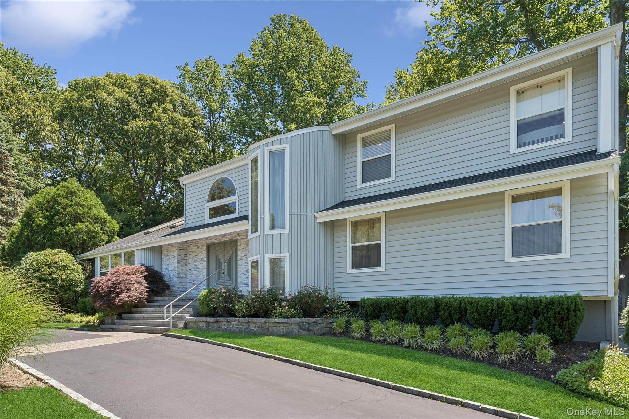 2 Greenwood Lane, Woodbury