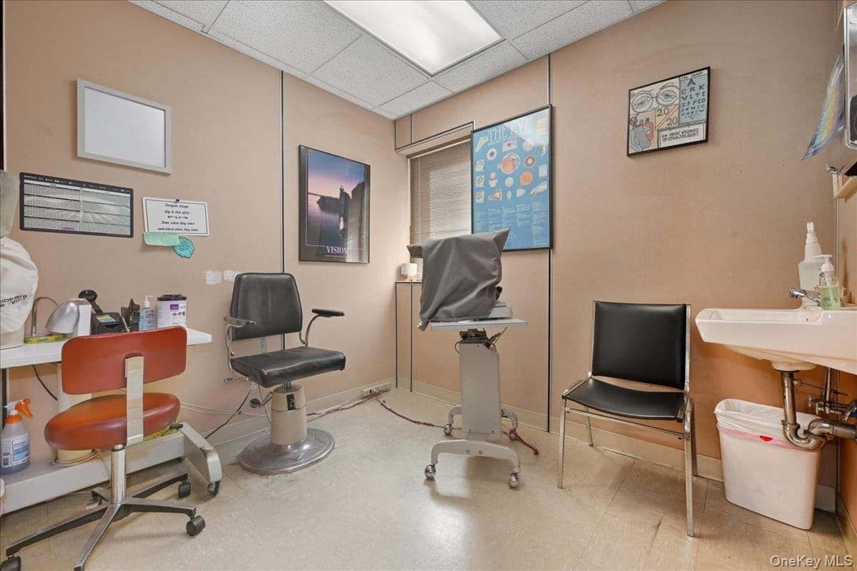 230 Hilton Avenue Unit: 107,108,109 thumbnail 11