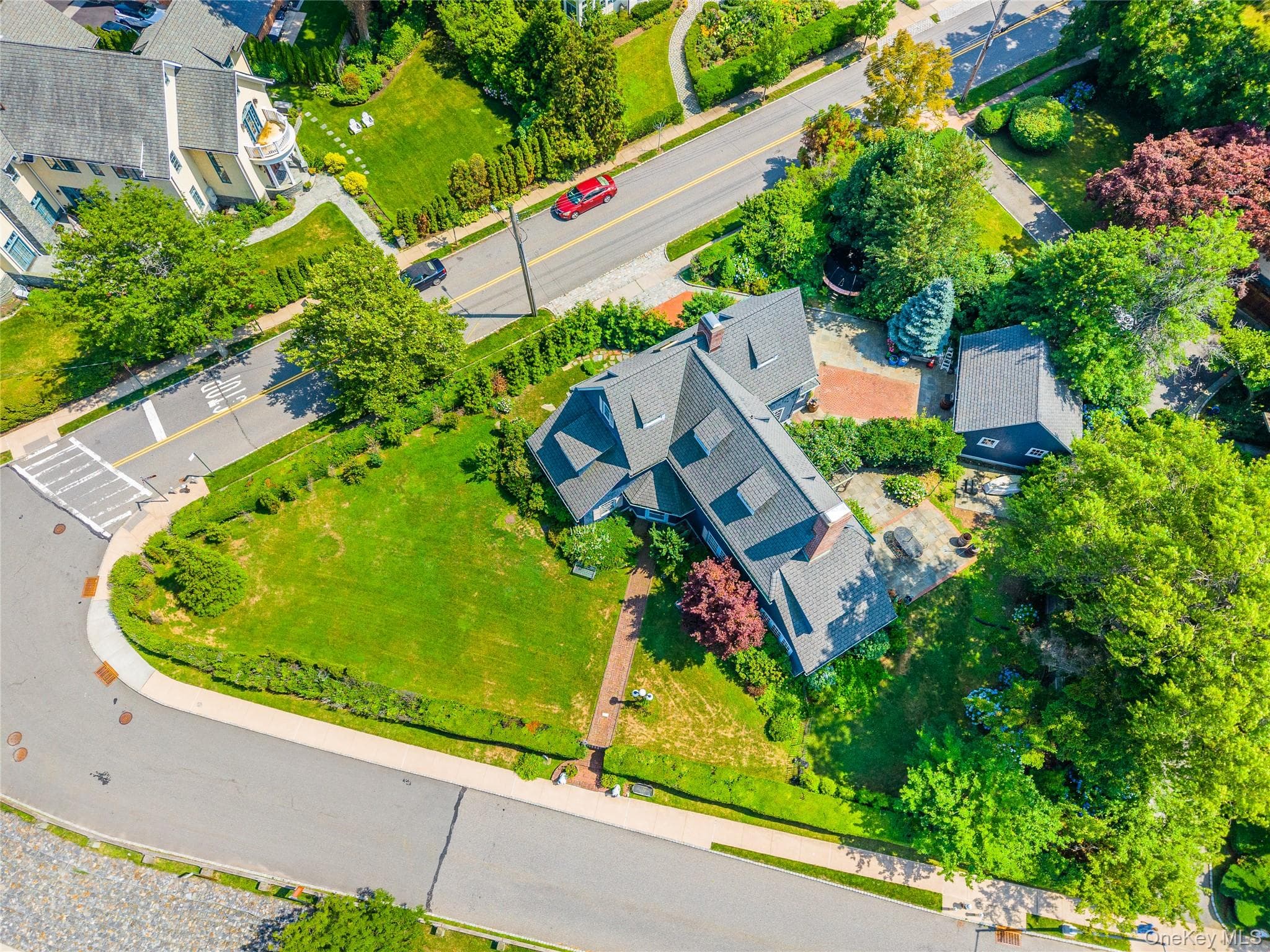 1120 Shore Road thumbnail 9