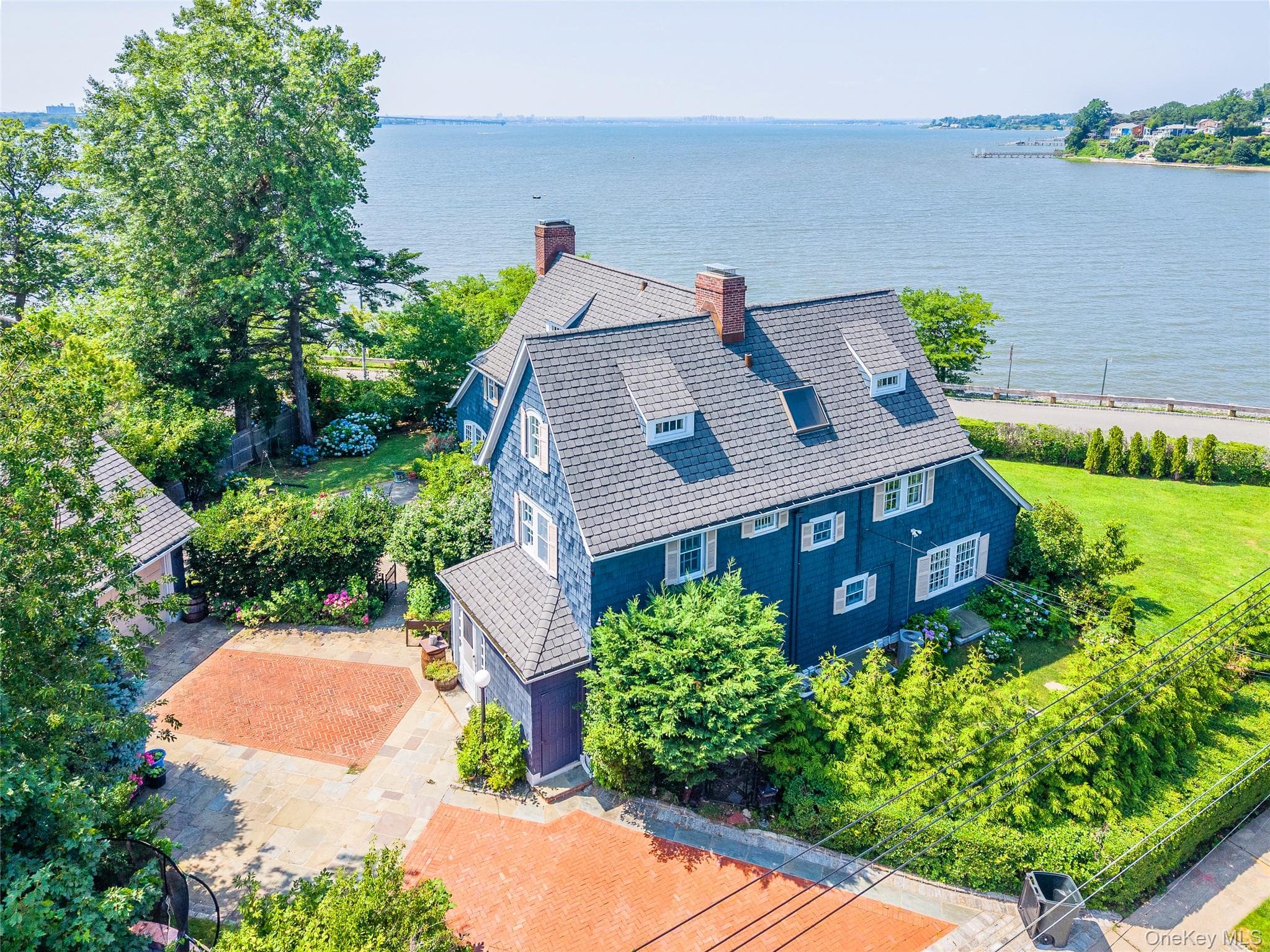1120 Shore Road thumbnail 6