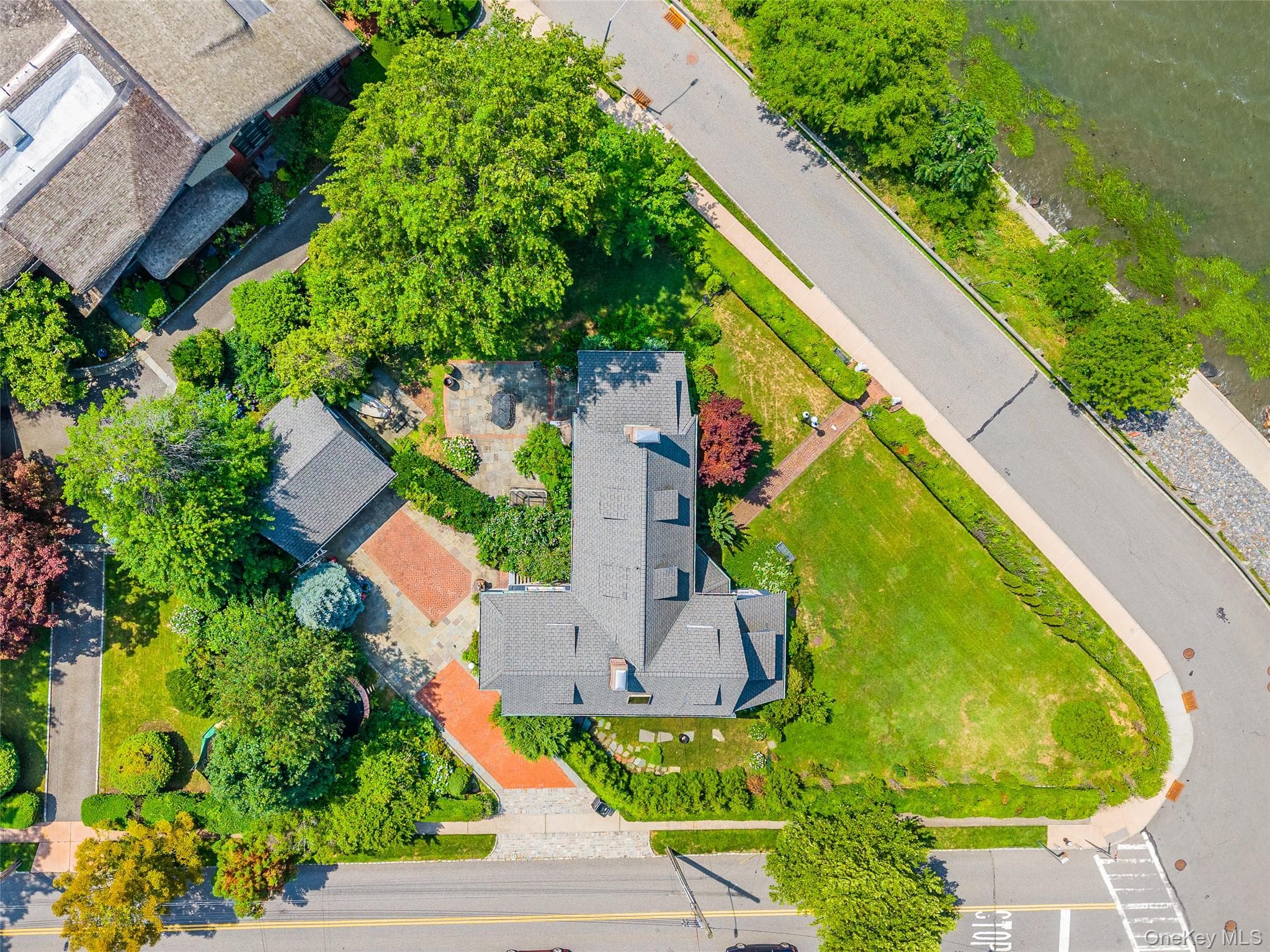 1120 Shore Road thumbnail 8