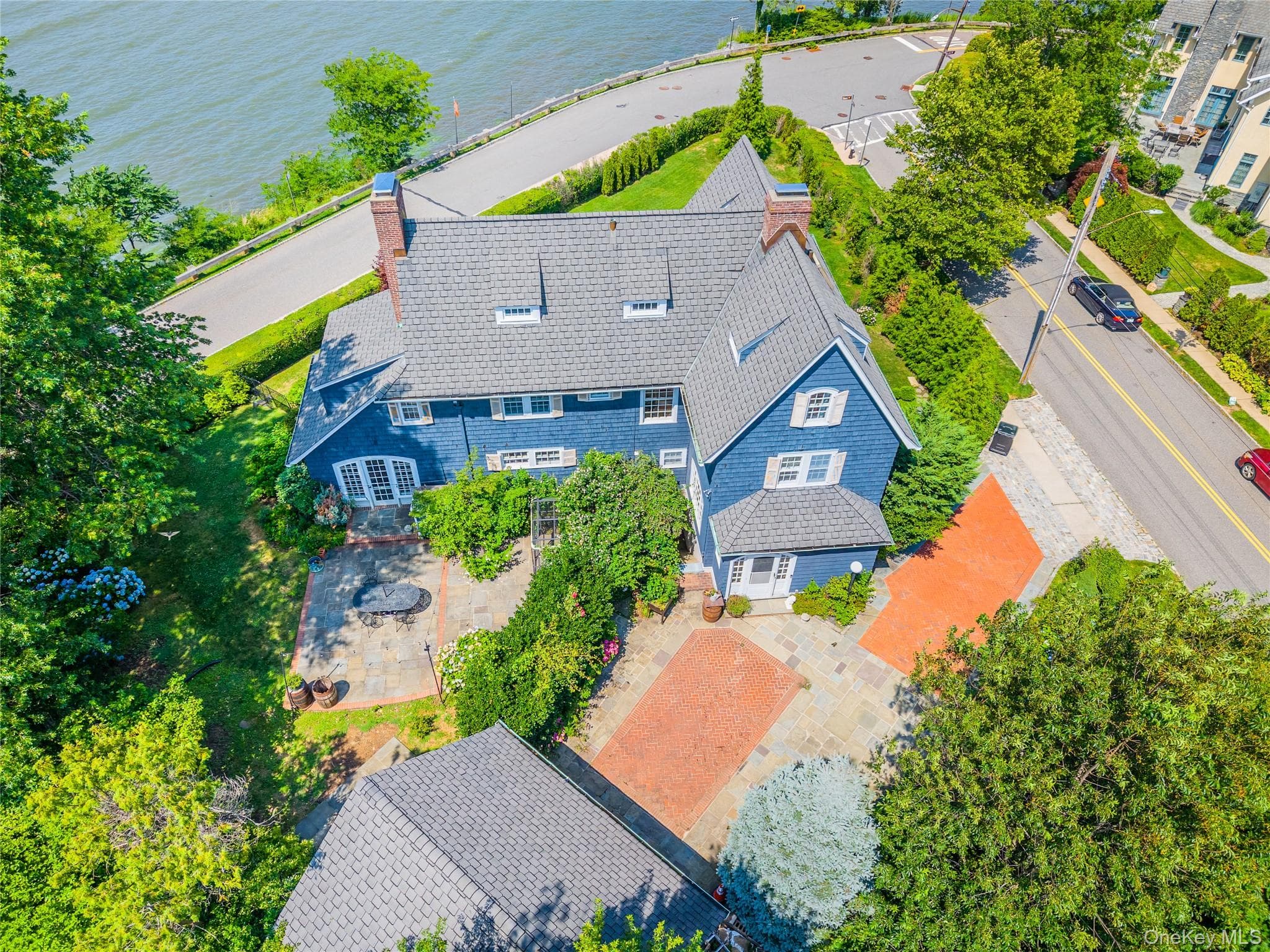 1120 Shore Road thumbnail 10
