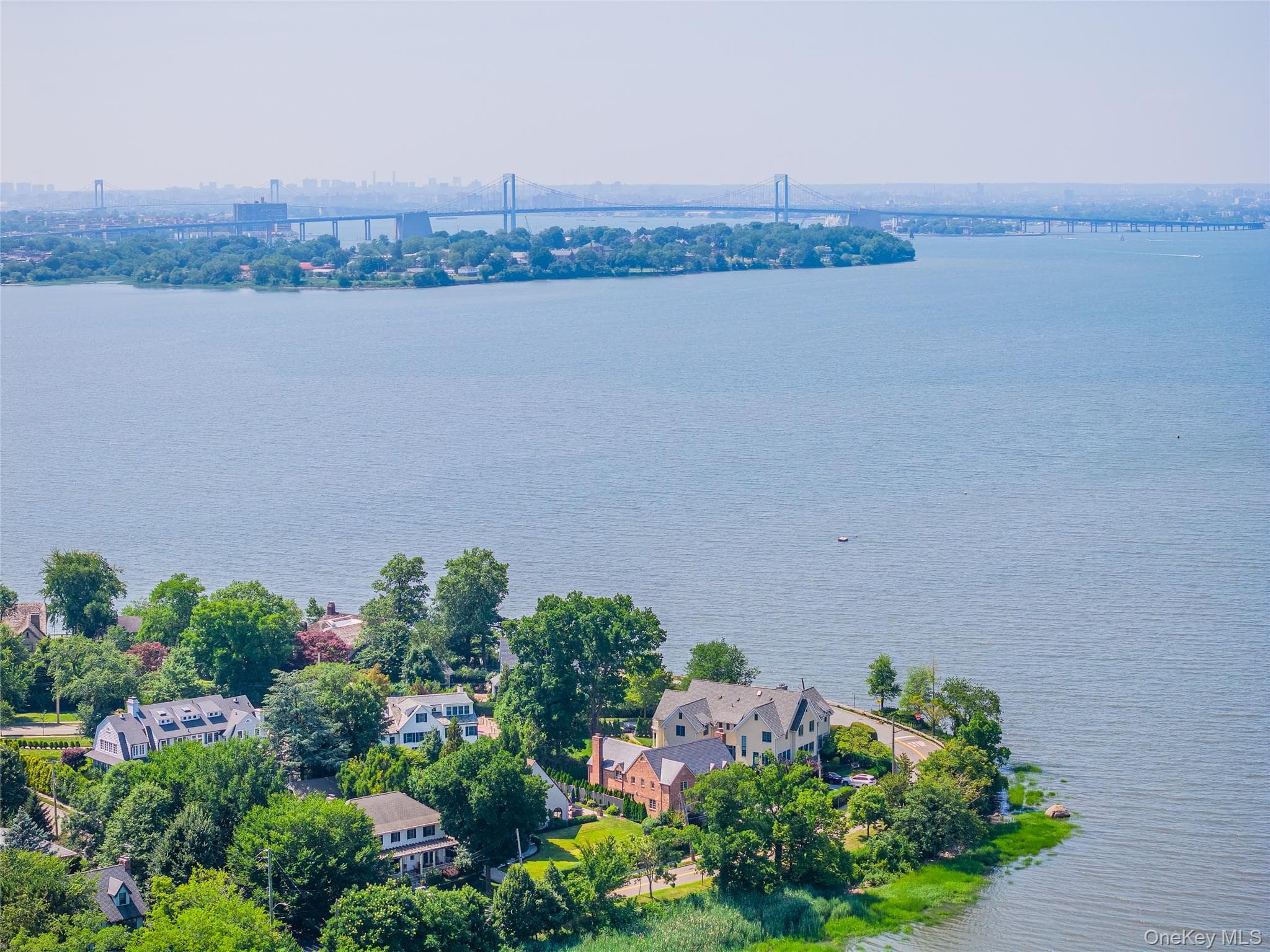 1120 Shore Road thumbnail 5