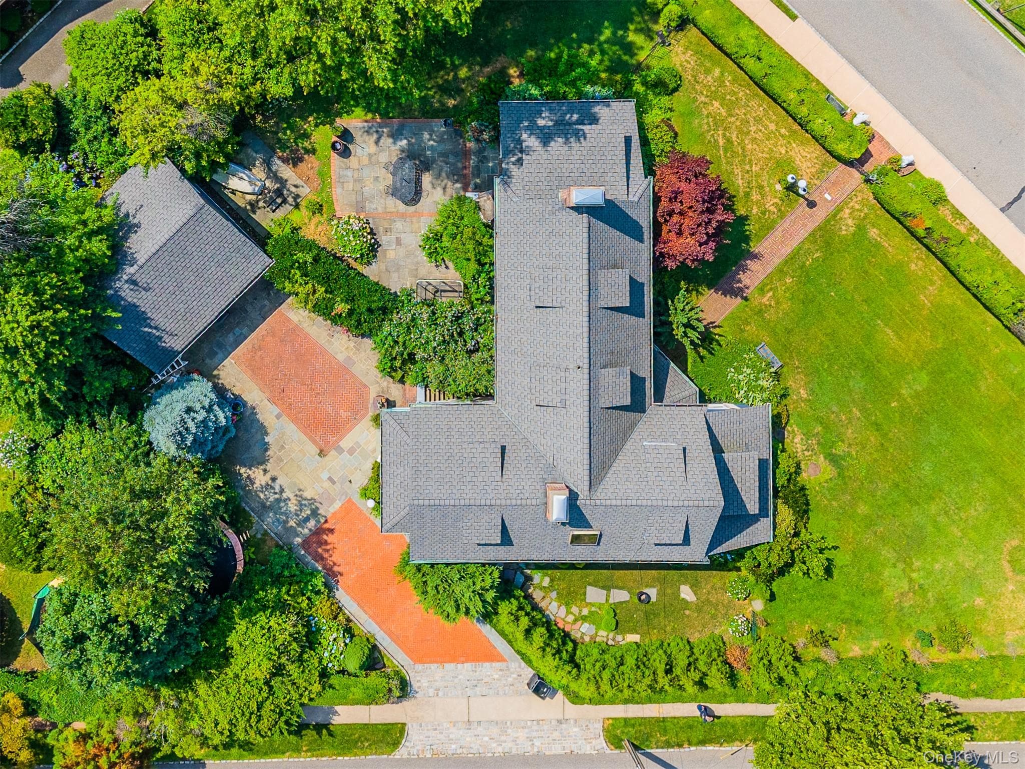 1120 Shore Road thumbnail 7