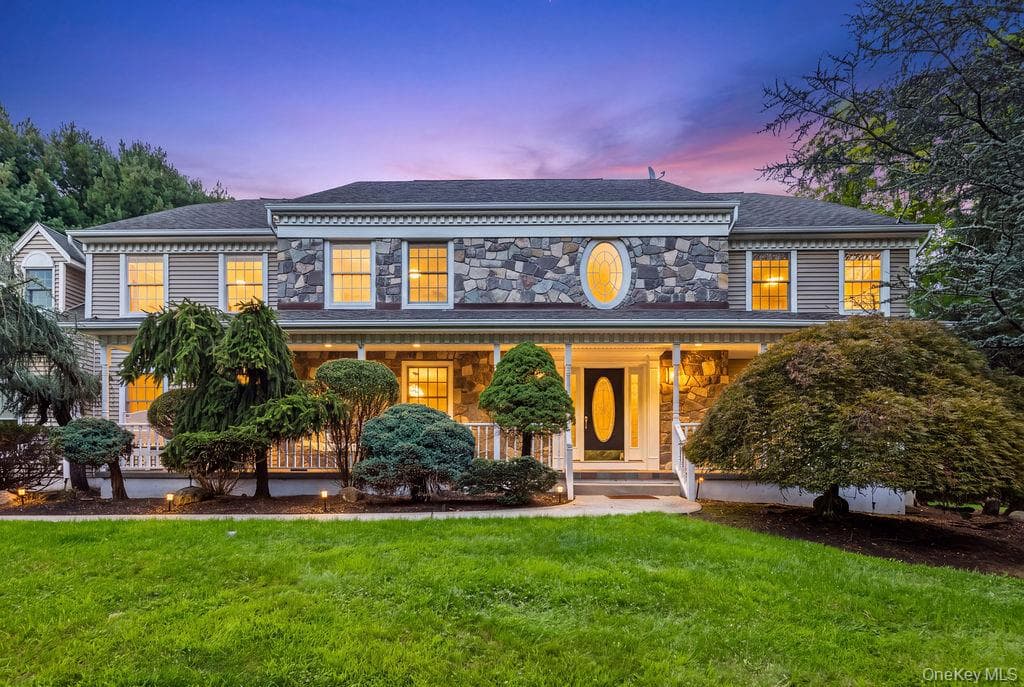 10 Golden Road, Montebello