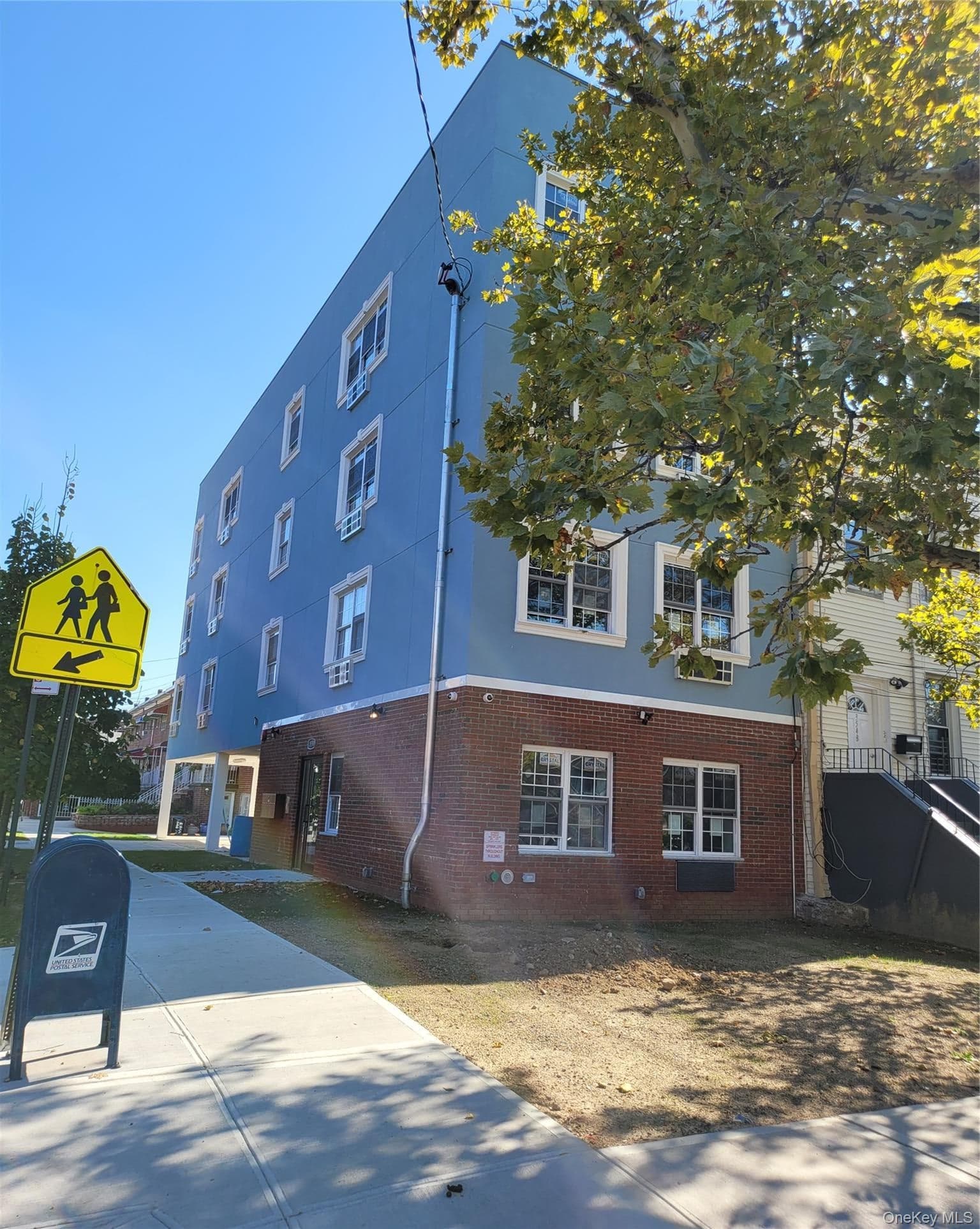 3550 Laconia Avenue thumbnail 2
