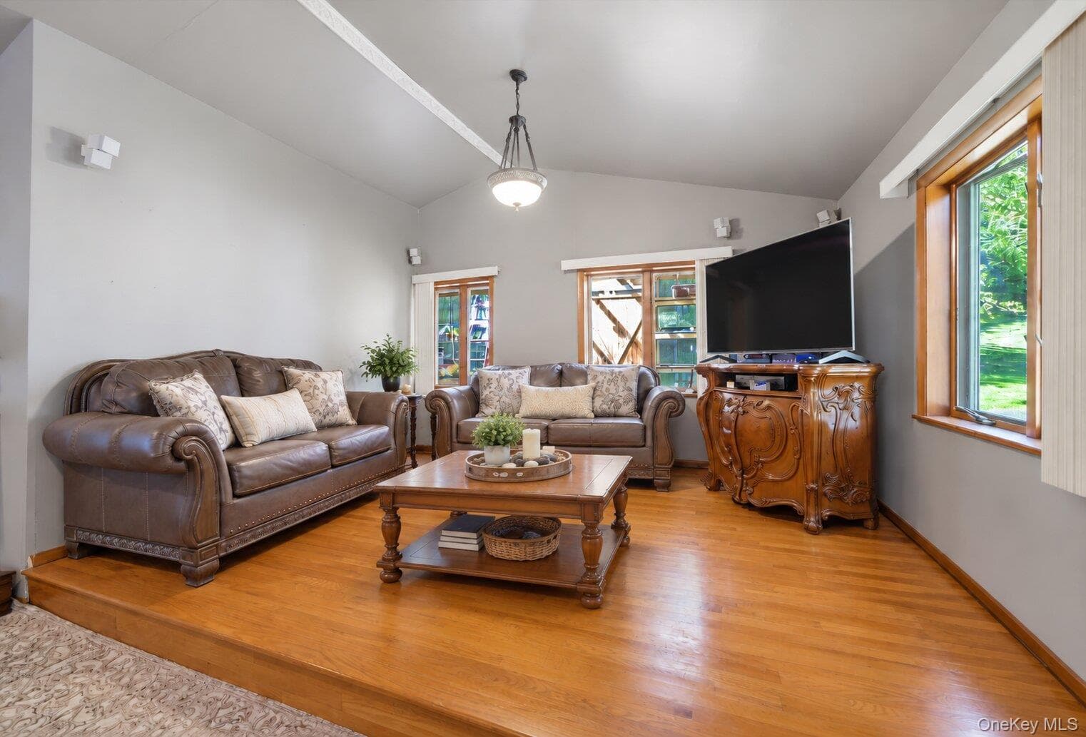 1758 Ulster Heights Road thumbnail 4