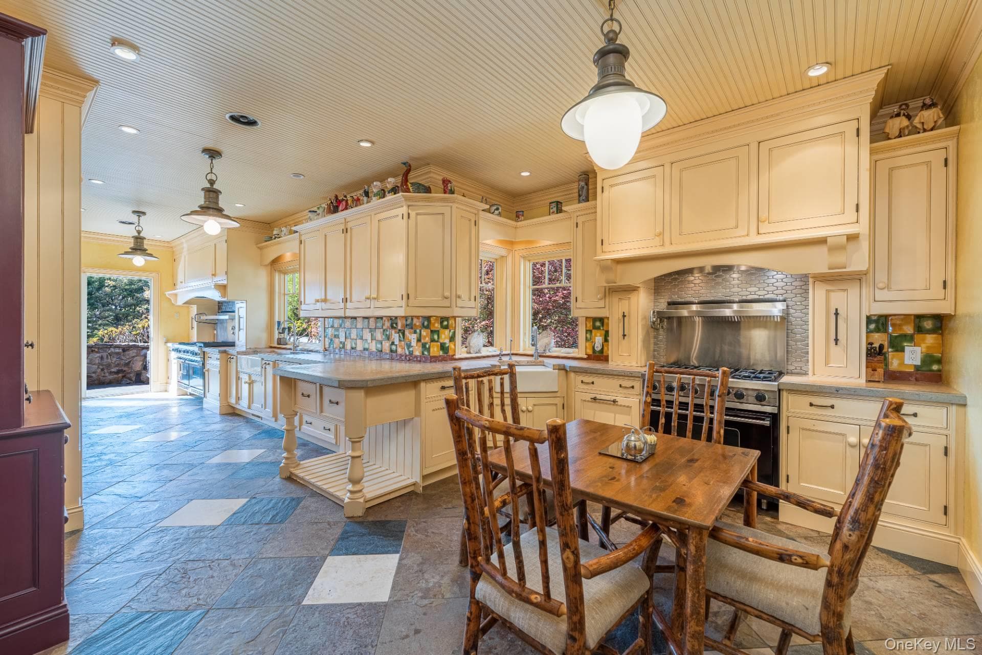 1350 W Cove Road thumbnail 20