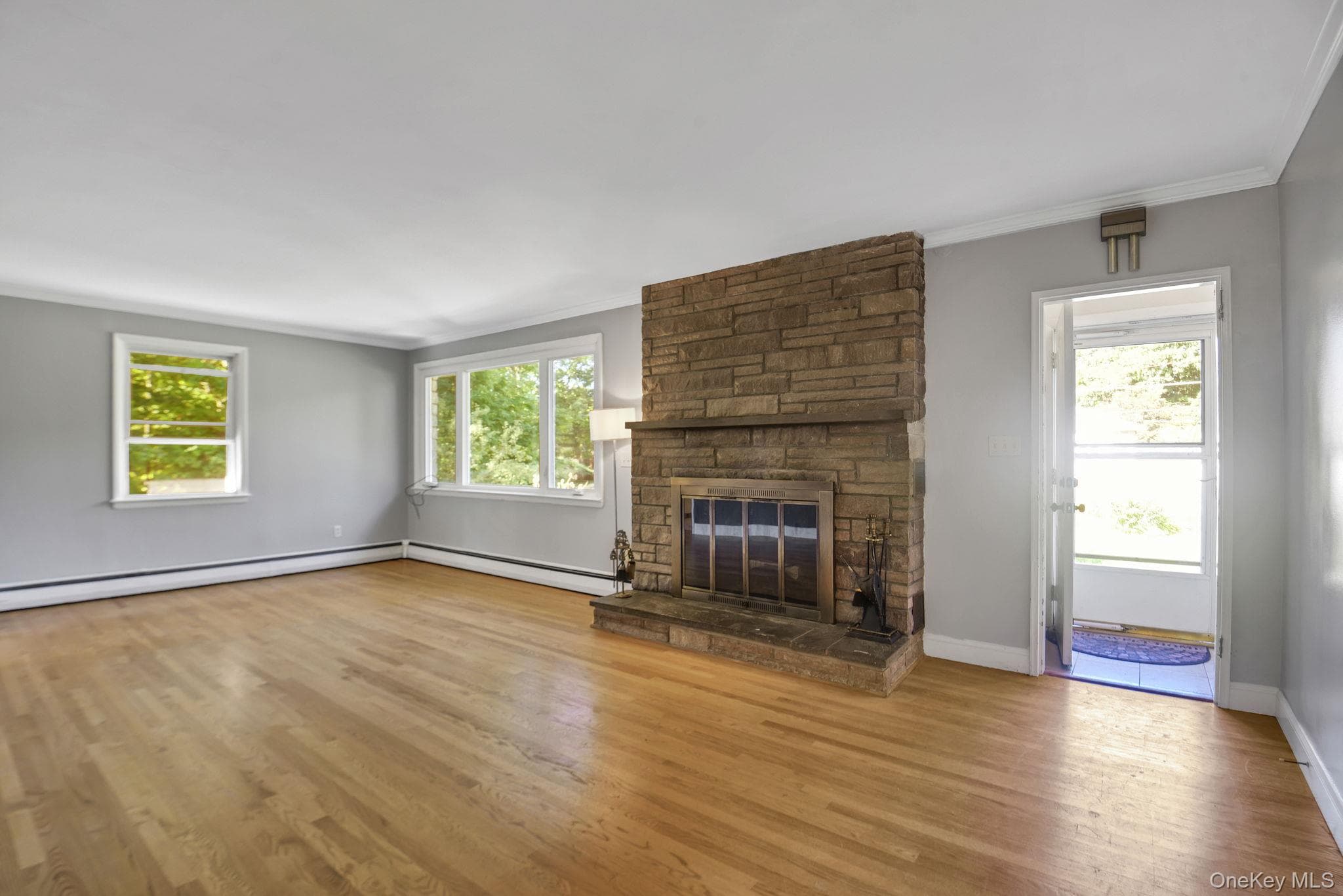6 Arbutus Street thumbnail 3