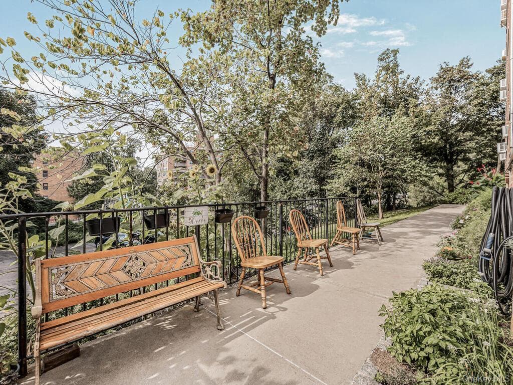 80 Knolls Crescent Unit: 6B thumbnail 24