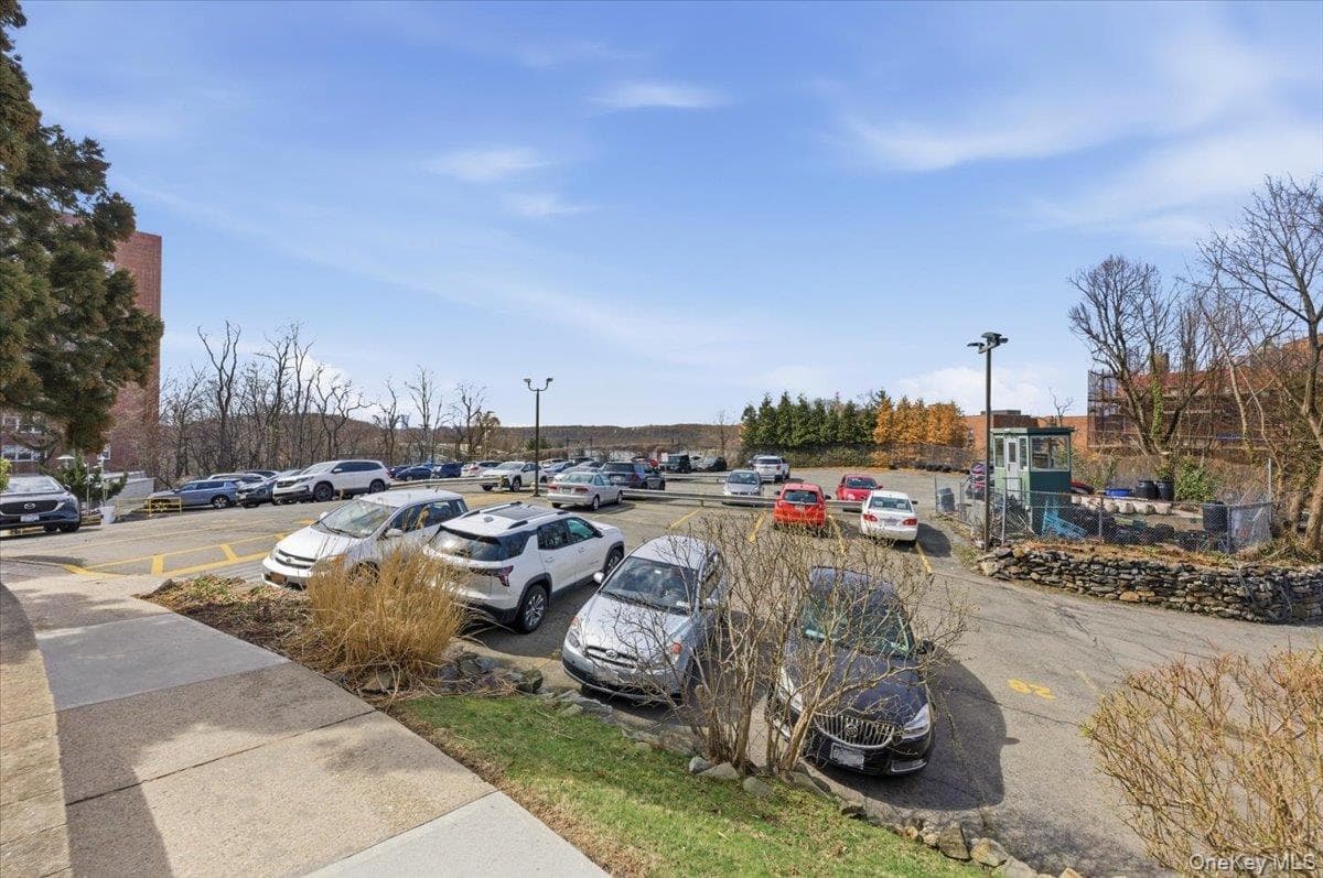 80 Knolls Crescent Unit: 6B thumbnail 17