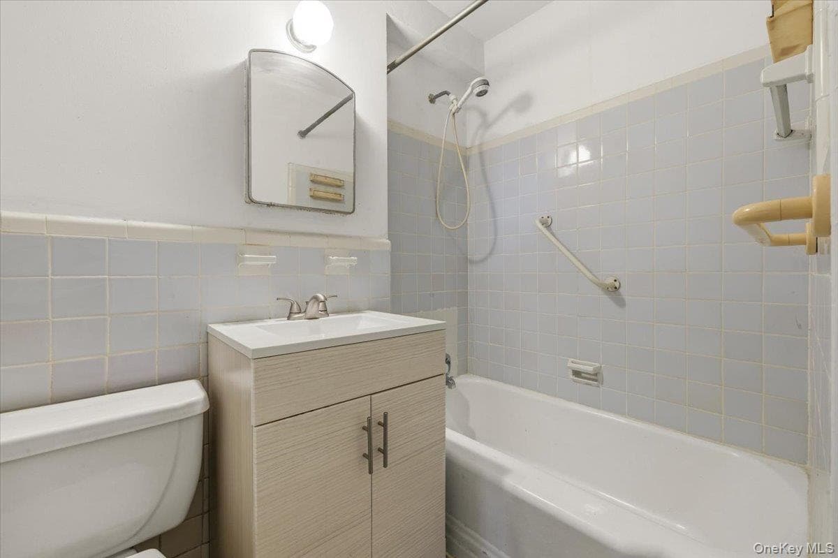 80 Knolls Crescent Unit: 6B thumbnail 9