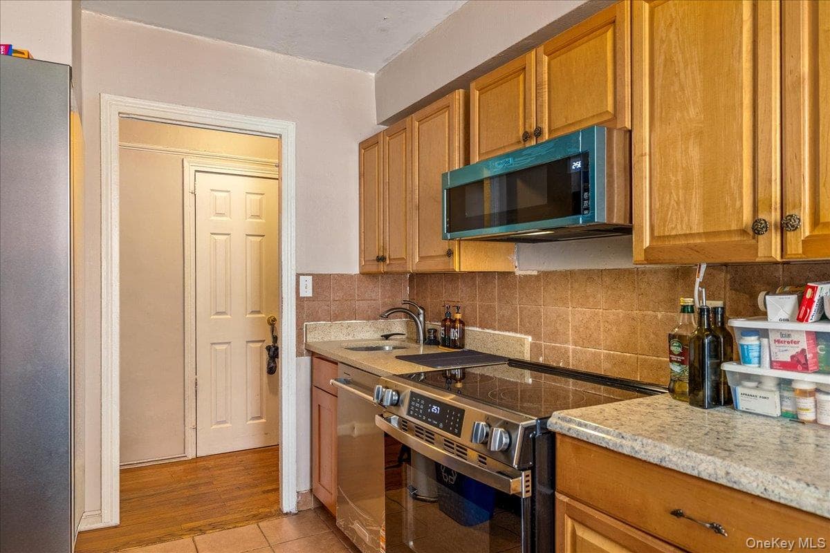 181 73rd Street Unit: 446 thumbnail 9