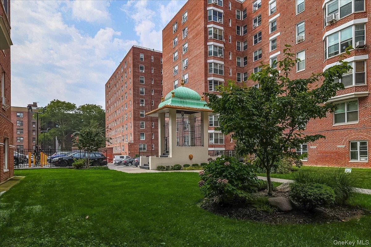 181 73rd Street Unit: 446 thumbnail 14