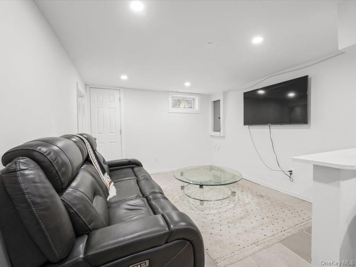 596 Terrace Place thumbnail 18