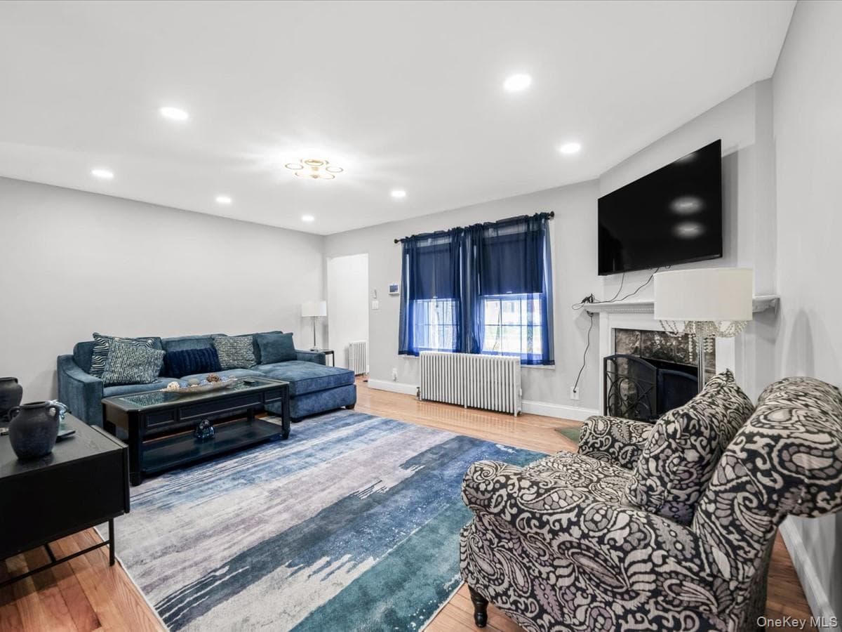 596 Terrace Place thumbnail 4