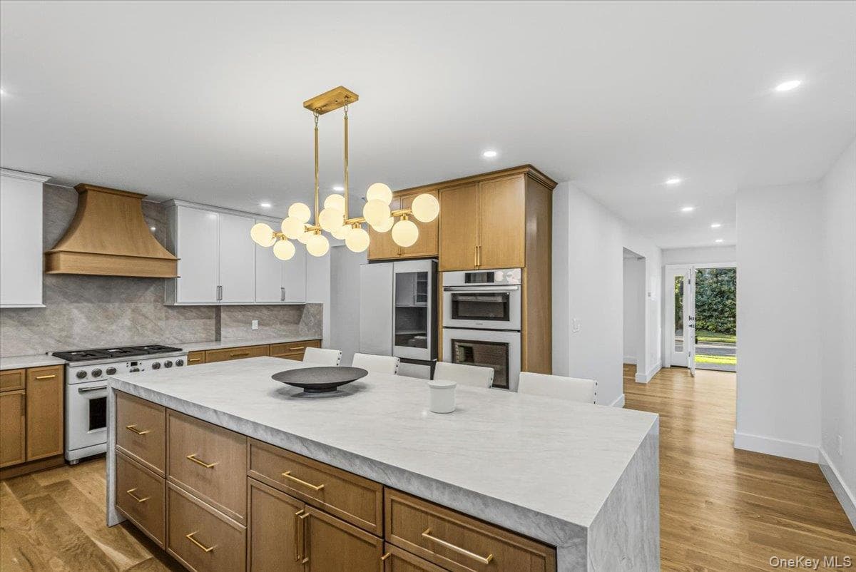 448 Coolidge Street thumbnail 13