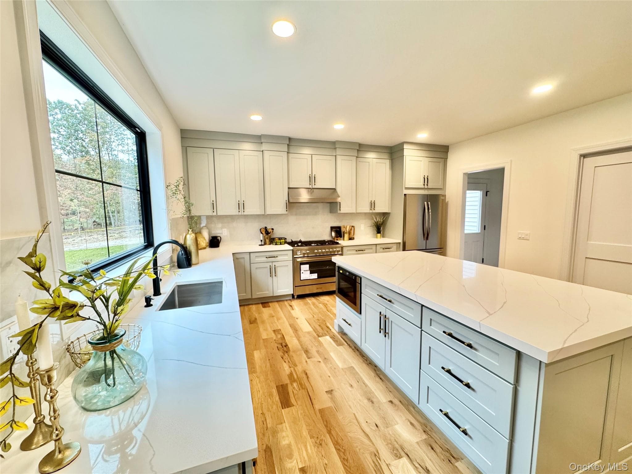 18 Dayton Avenue thumbnail 12