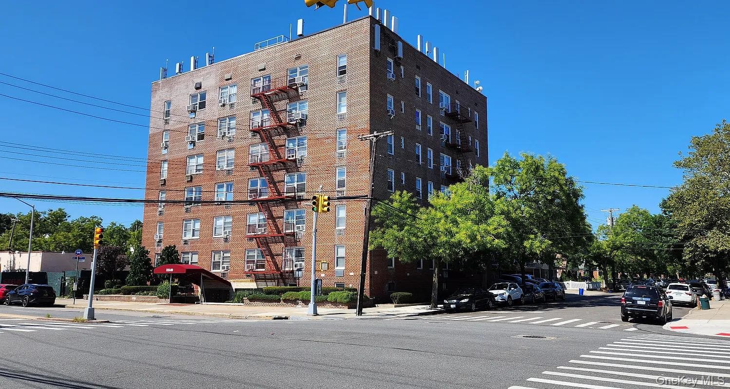 222-89 Braddock Avenue Unit: 3-E, Bellerose