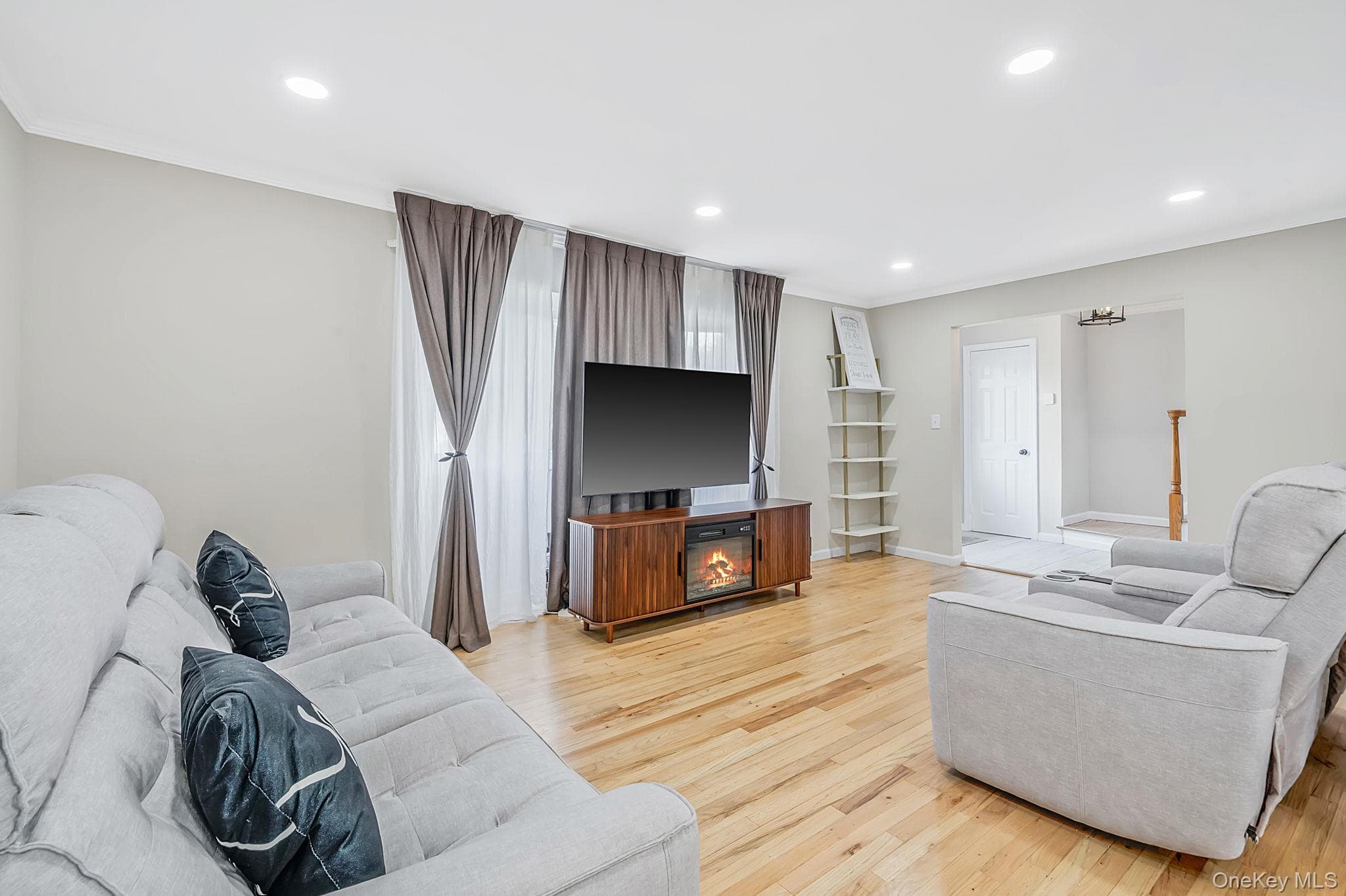 95 Colonial Drive thumbnail 8