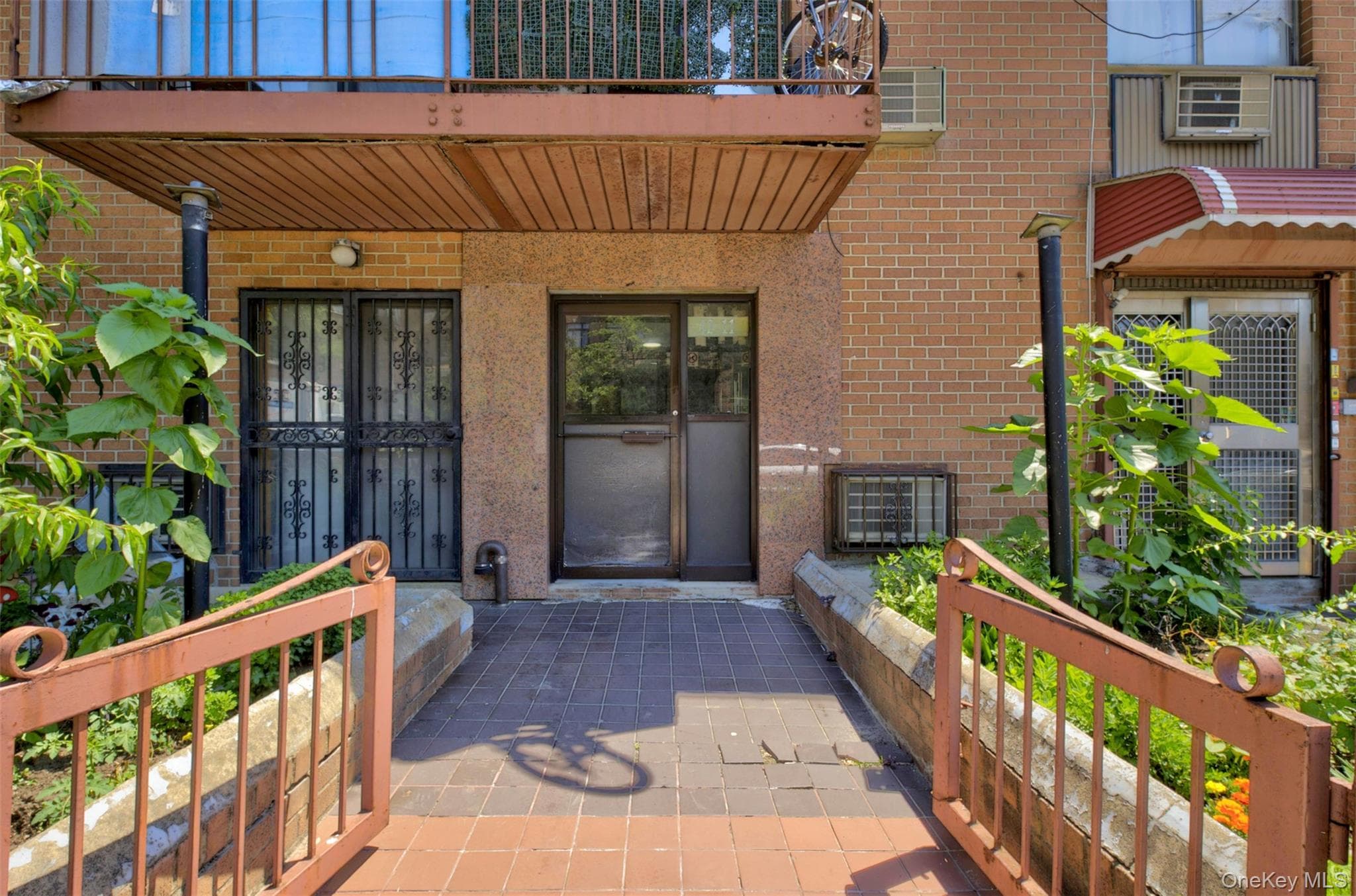 42-11 108 St St Unit: 3D thumbnail 2