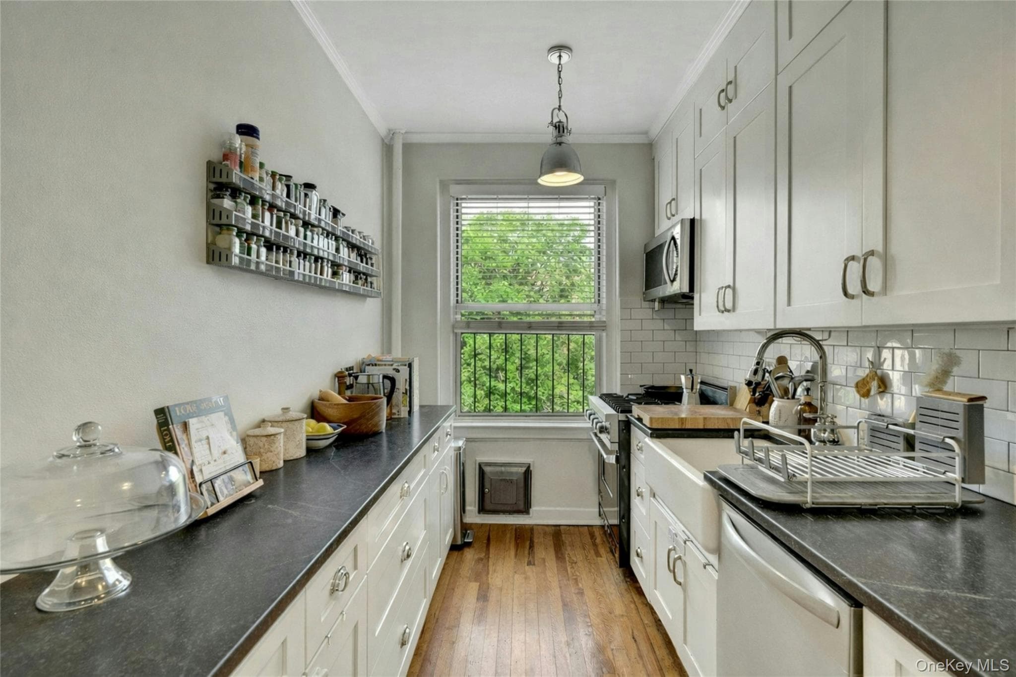 472 Gramatan Avenue Unit: A3 thumbnail 5