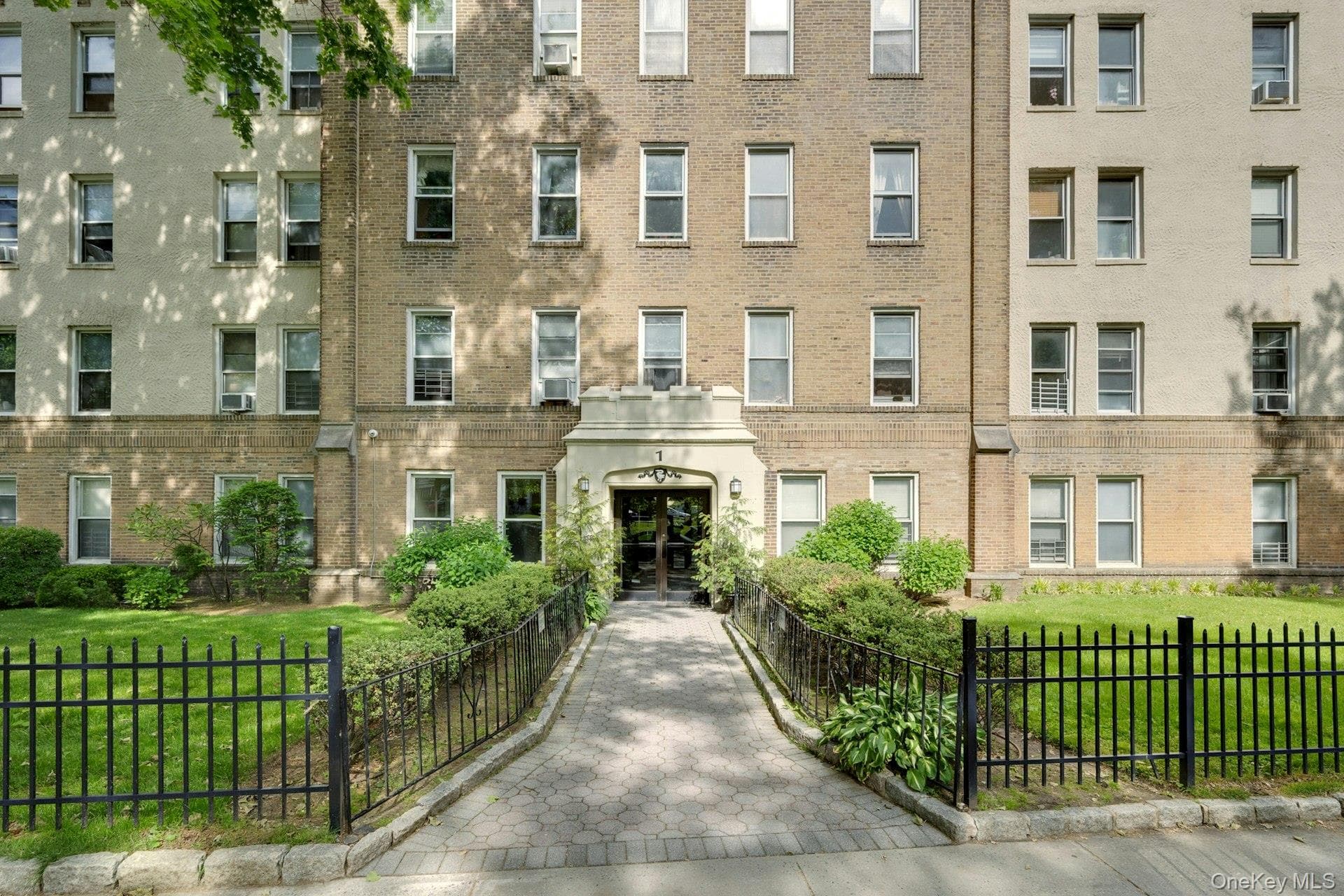 472 Gramatan Avenue Unit: A3, Mount Vernon