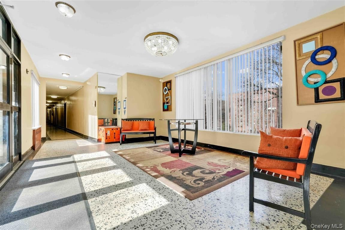 141-05 Pershing Crescent Unit: 516 thumbnail 4