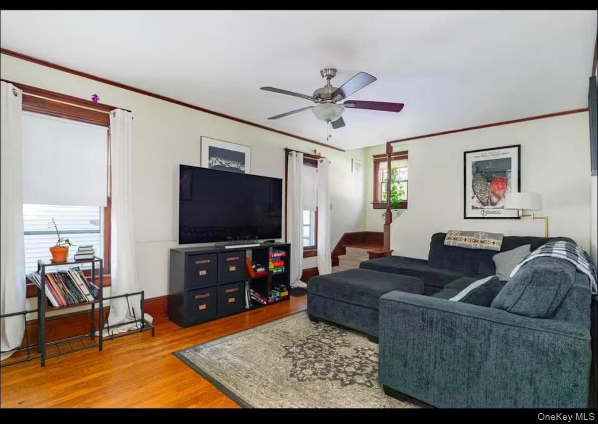 10 Oakwood Boulevard thumbnail 3