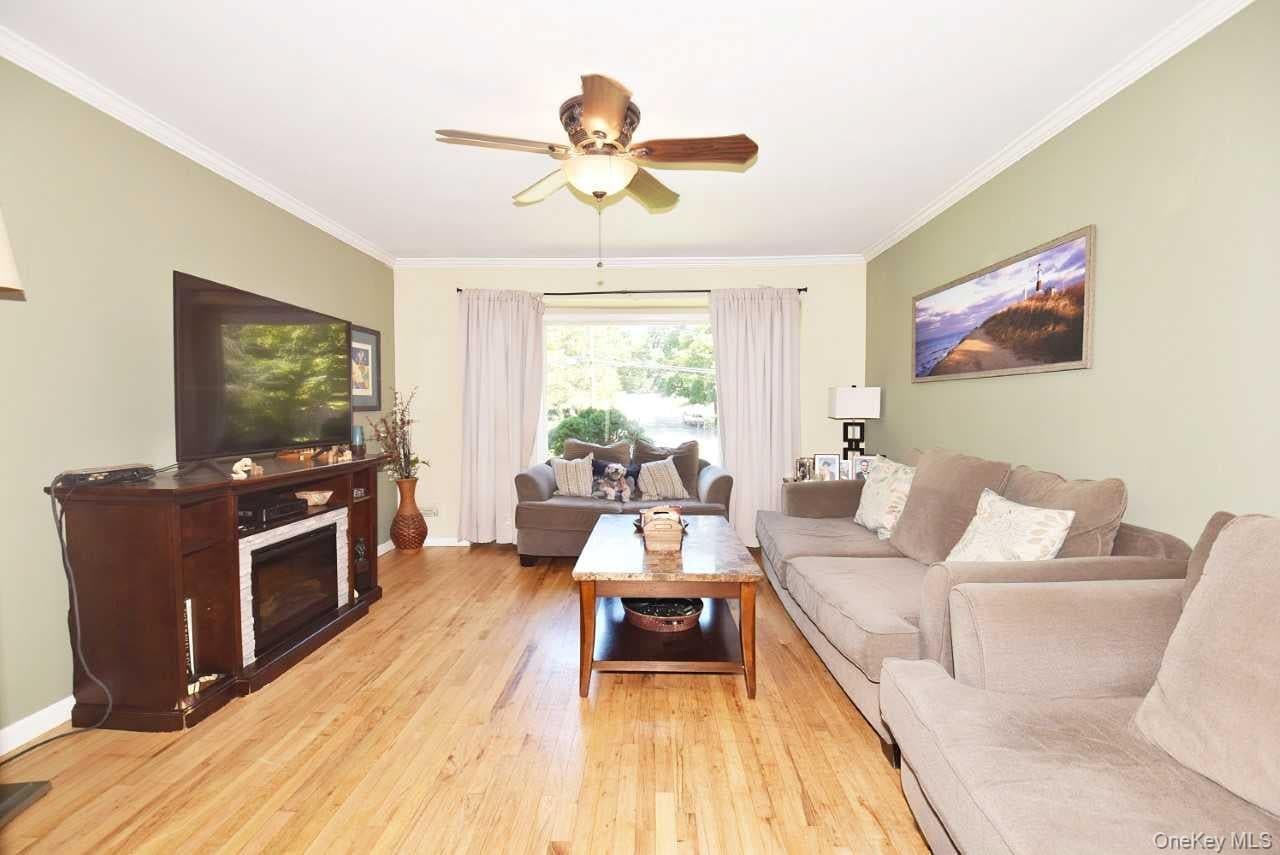 90 Cornell Drive thumbnail 3