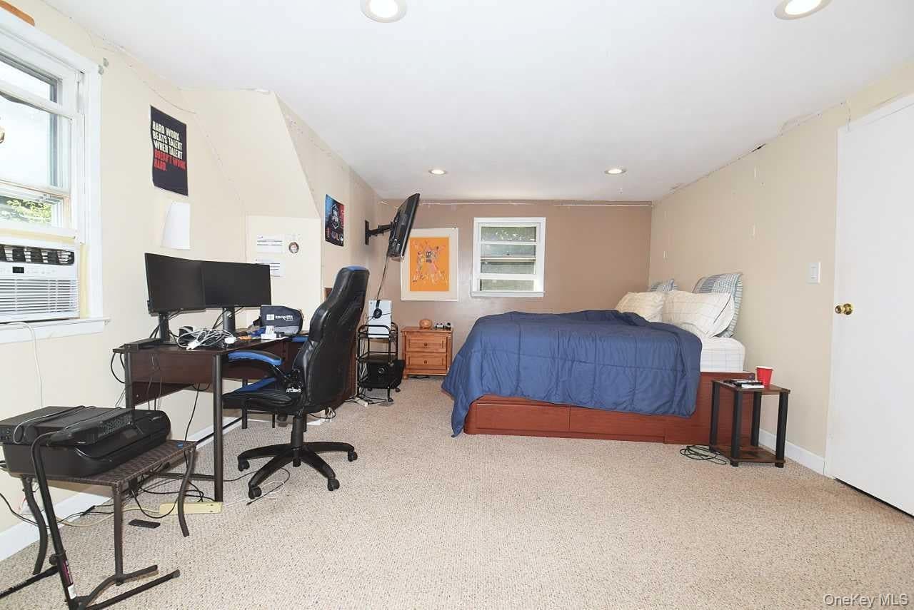 90 Cornell Drive thumbnail 16