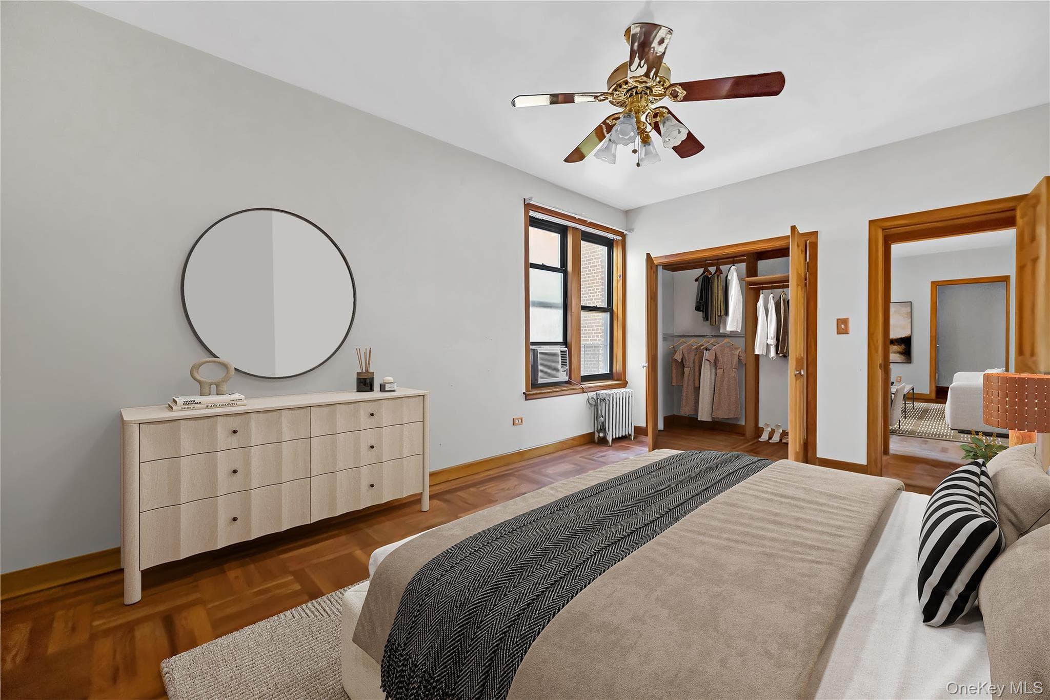 828 Gerard Avenue Unit: 2E thumbnail 3