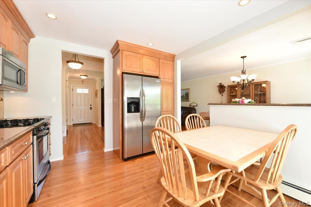 70 Glenwood Road thumbnail 16