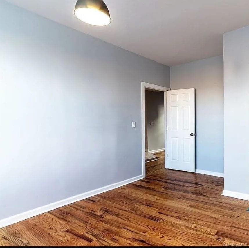 712 E 211th Street thumbnail 19